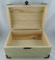 Schatzkiste groß, aus Holz, mit individueller Gravur auf dem Deckel
